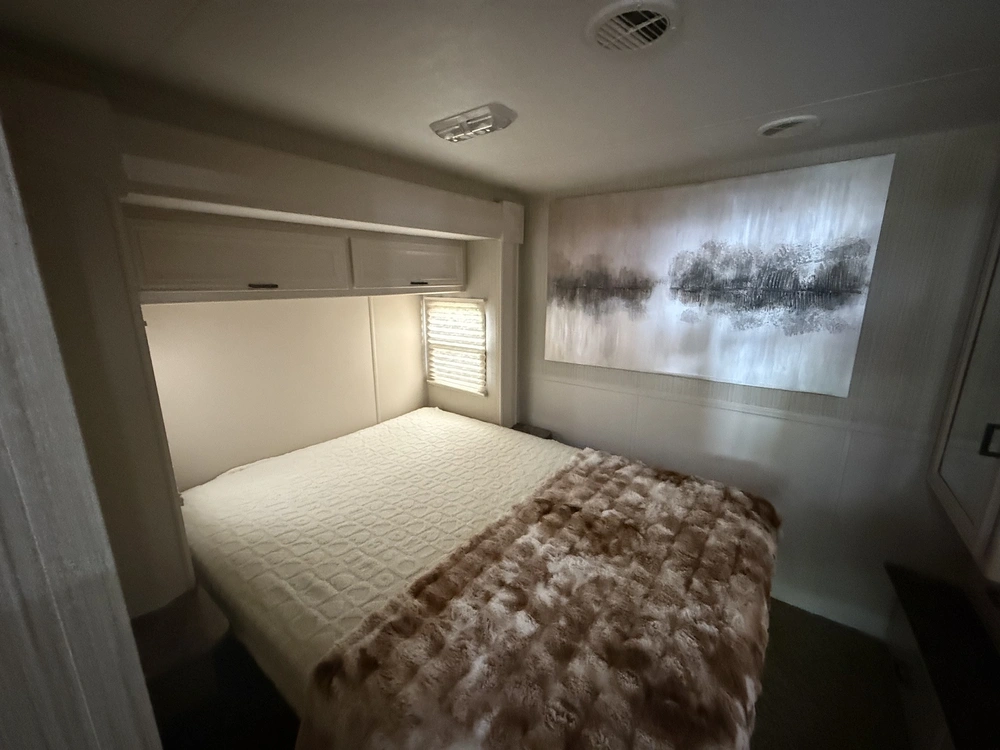 Newmar Bay Star 2901 2013 alt