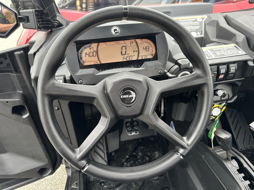 2025 Can-am Commander Xt 700 alt