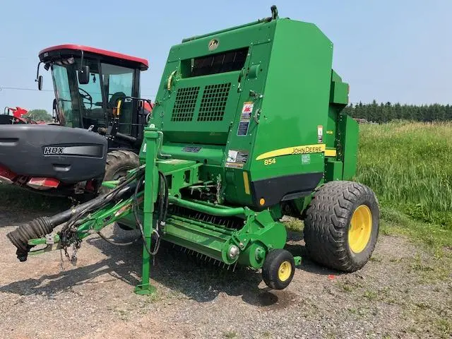 2016 John Deere 854SS