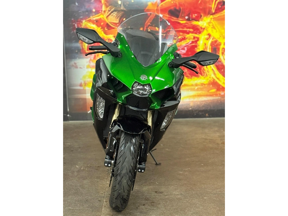 2022 Kawasaki Ninja H2 alt