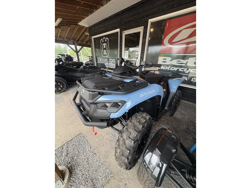2025 Can-Am OUT XT 700