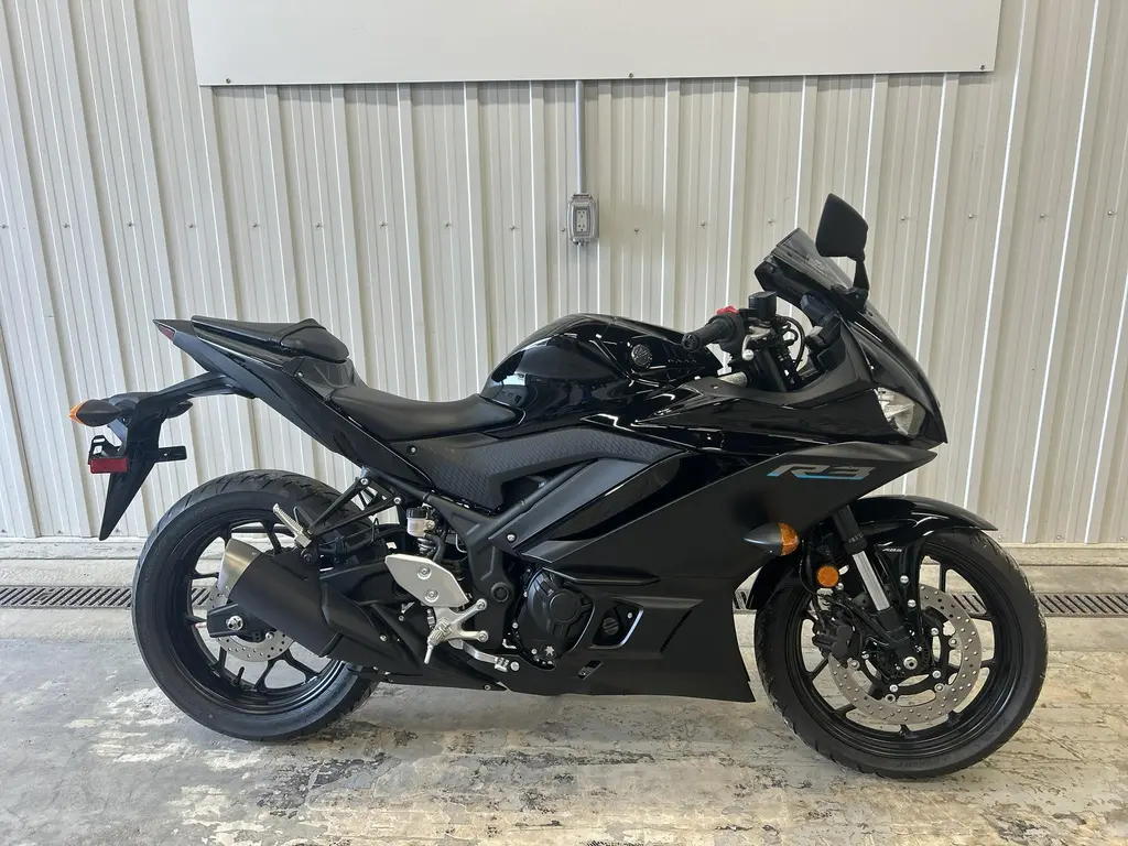 2023 Yamaha YZF-R3 PERFORMANCE BLACK
