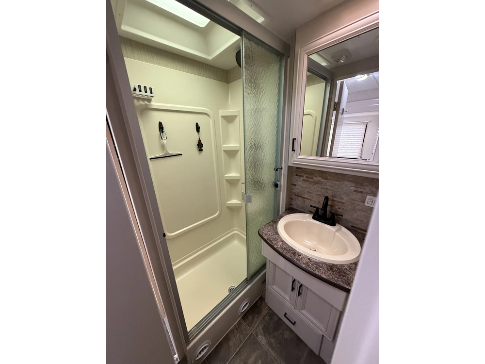 Newmar Bay Star 2901 2013 alt