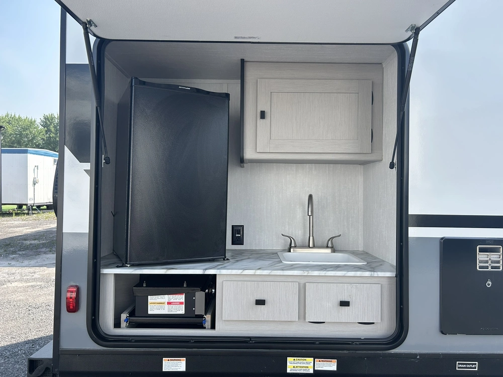2024 Coachmen Apex 300bhs alt