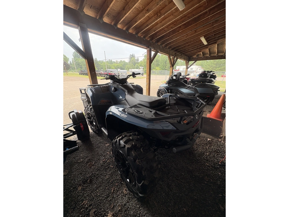 2025 Can-am Out Xt 700 alt