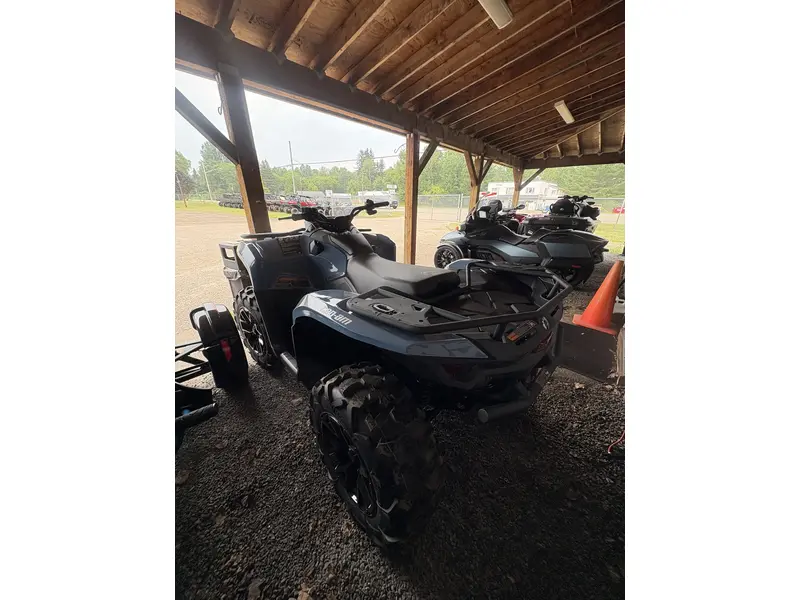 2025 Can-Am OUT XT 700