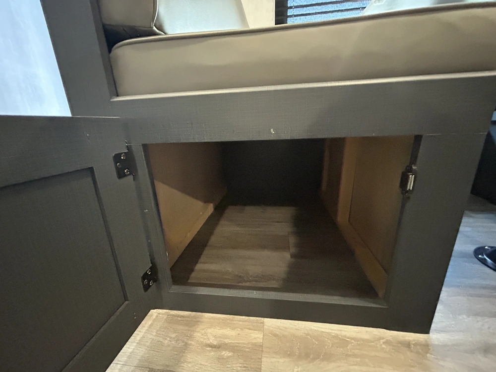 2024 Coachmen Apex 300bhs alt