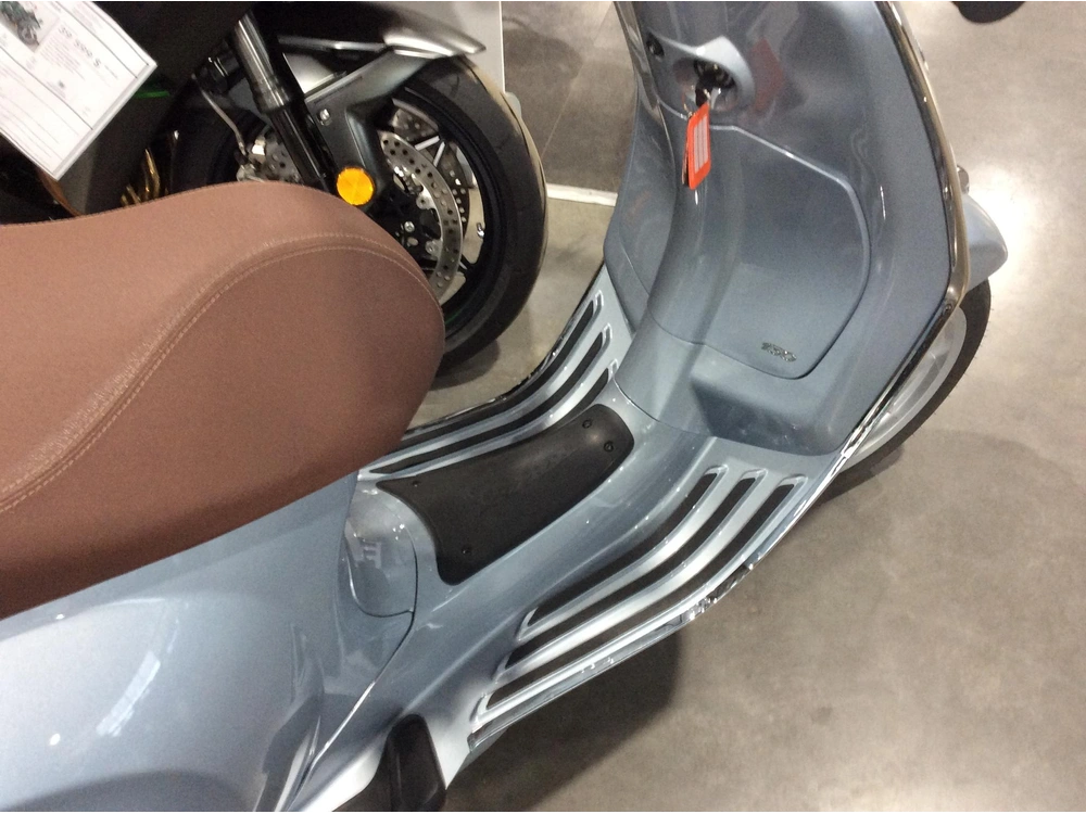 Vespa Primavera 150 2023 alt