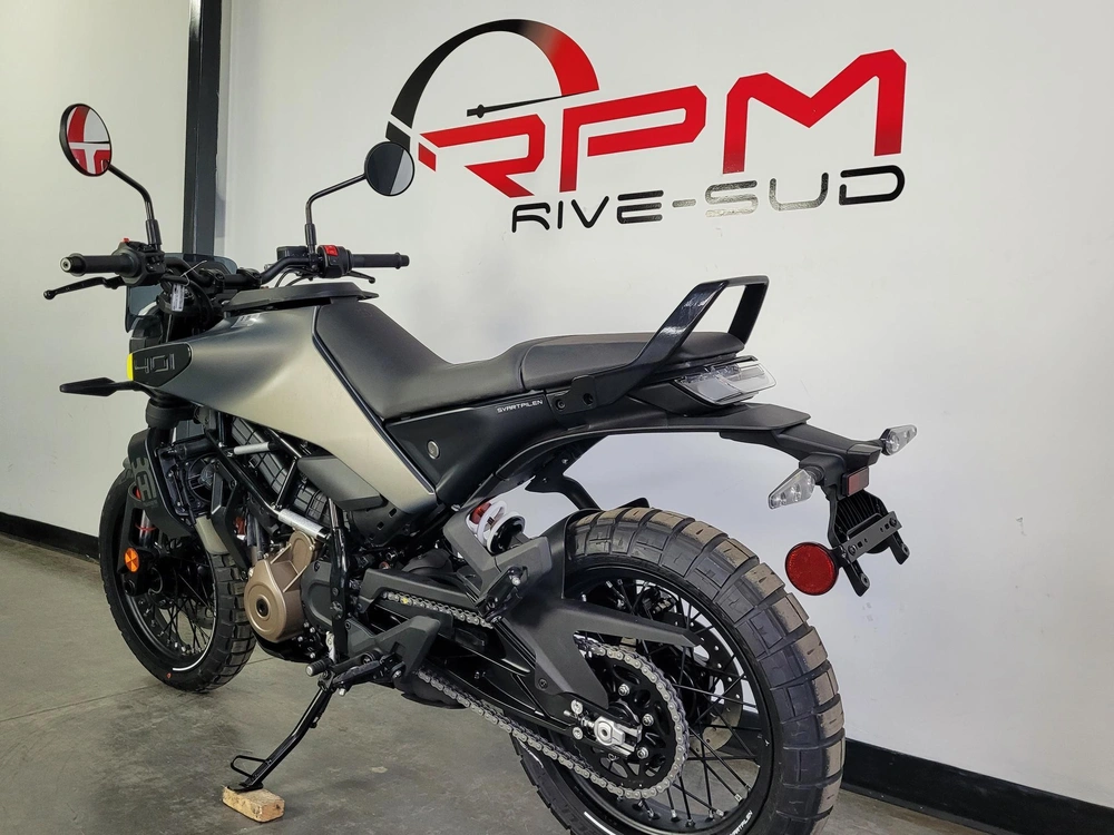 Husqvarna Svartpilen 401 *0.99% Sur 60 Mois 2024 alt