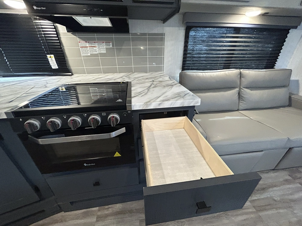 2024 Coachmen Apex 300bhs alt