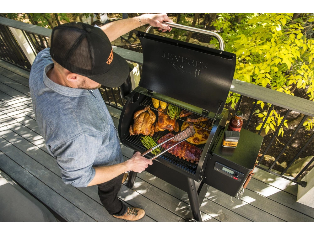 2024 Traeger Pro 575 alt