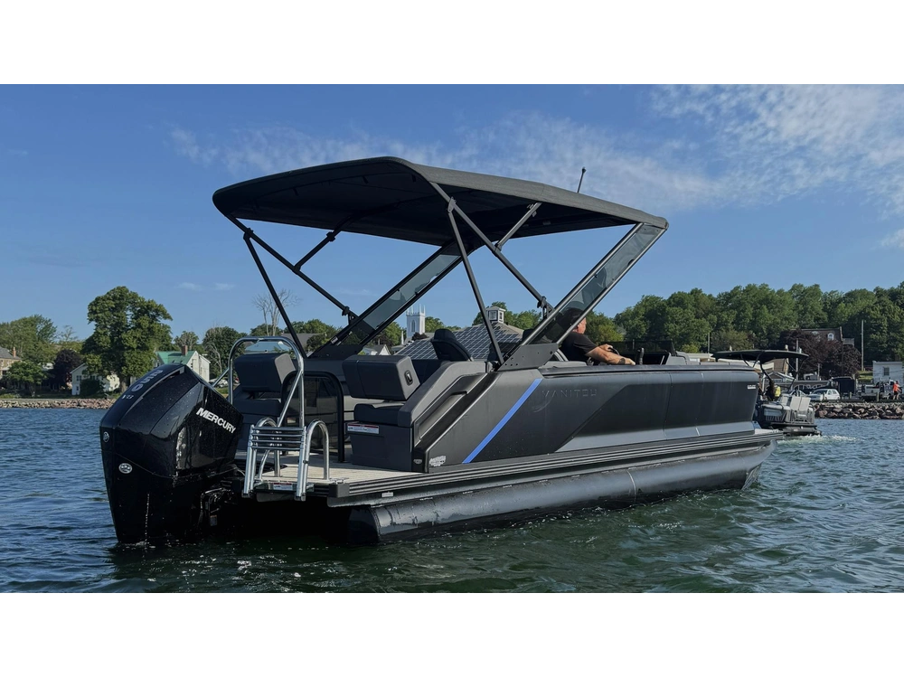 2025 Manitou Explore 22 Navigator W/ Trifold Bench + 250xl Merc & Trailer