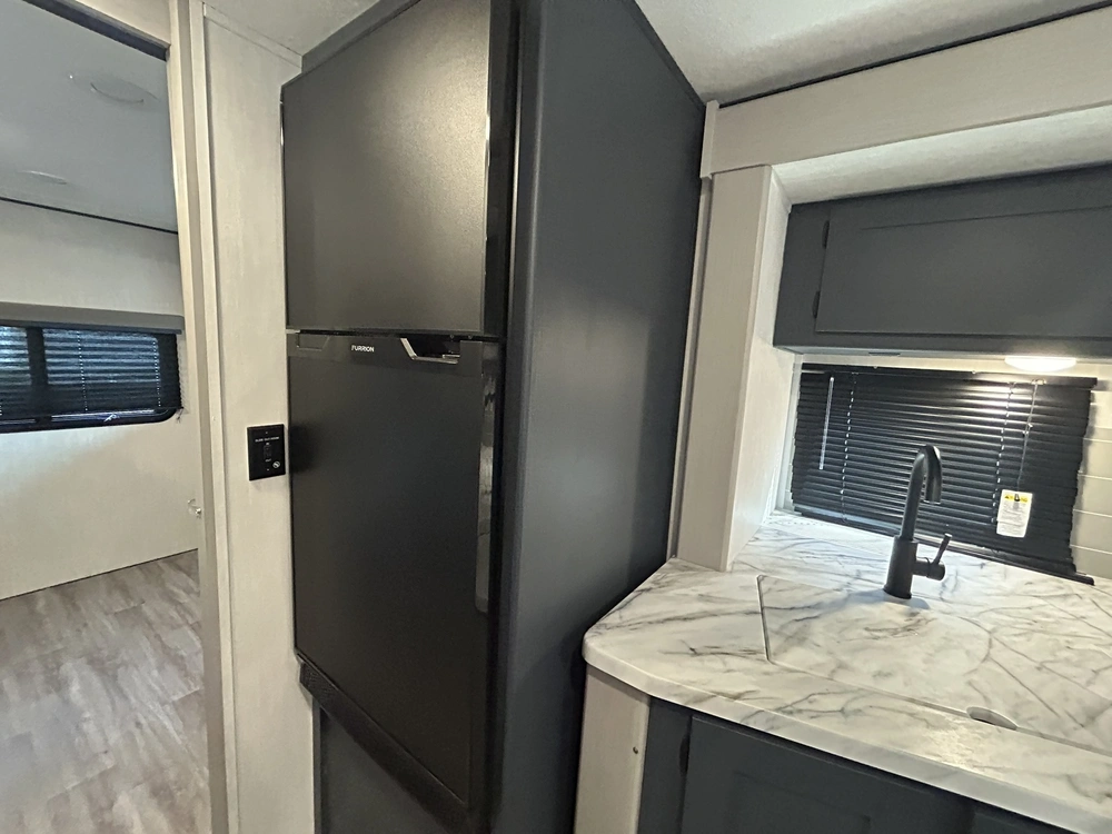 Coachmen Apex 300bhs 2024 alt