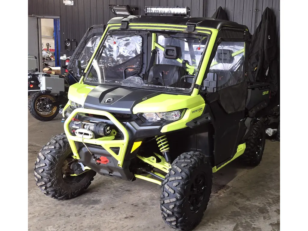 2021 Can-Am Defender XMR
