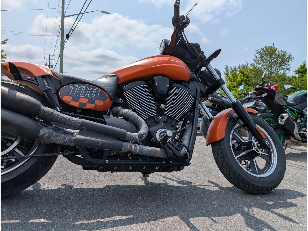 Victory Motorcycles Judge Victory Judge 106 – Setup Custom Large Tire 2013 alt
