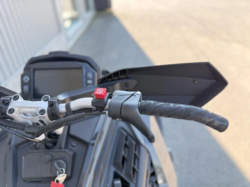 Polaris Switchback 850 Assault 146 2025 alt