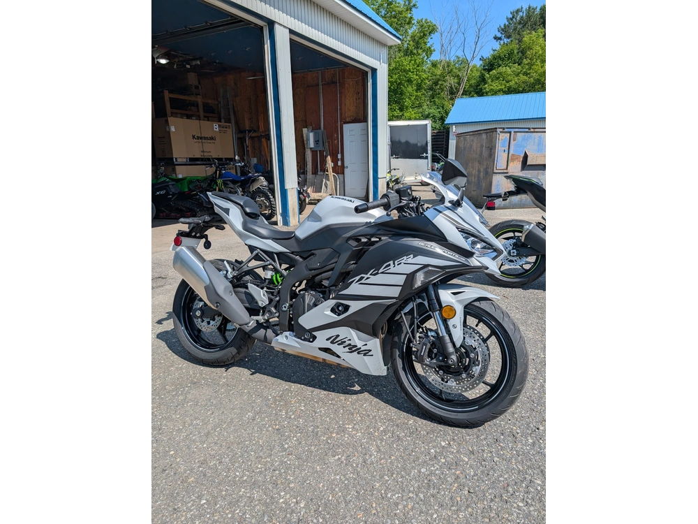 Kawasaki Ninja 400 Rr Gris Zx4rr Essai Possible Chez Beauce Sports 2025 alt