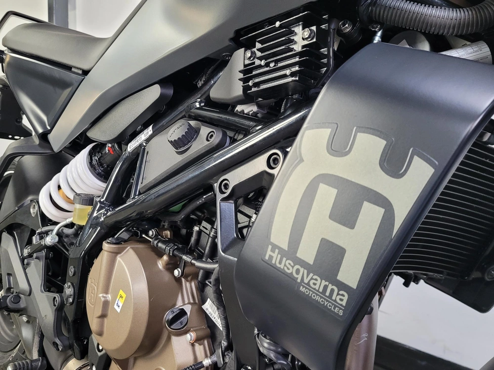 Husqvarna Svartpilen 401 *0.99% Sur 60 Mois 2024 alt