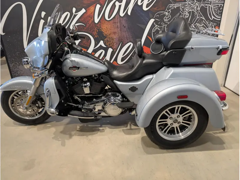 2023 Harley-Davidson Trike Tri Glide Ultra FLHTCUTG