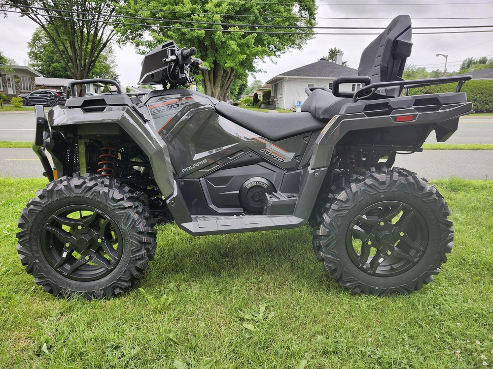 Polaris Sportsman Touring 570 Ult - Granite Gray Rival Du Cf Moto 600 Touring 2025 alt