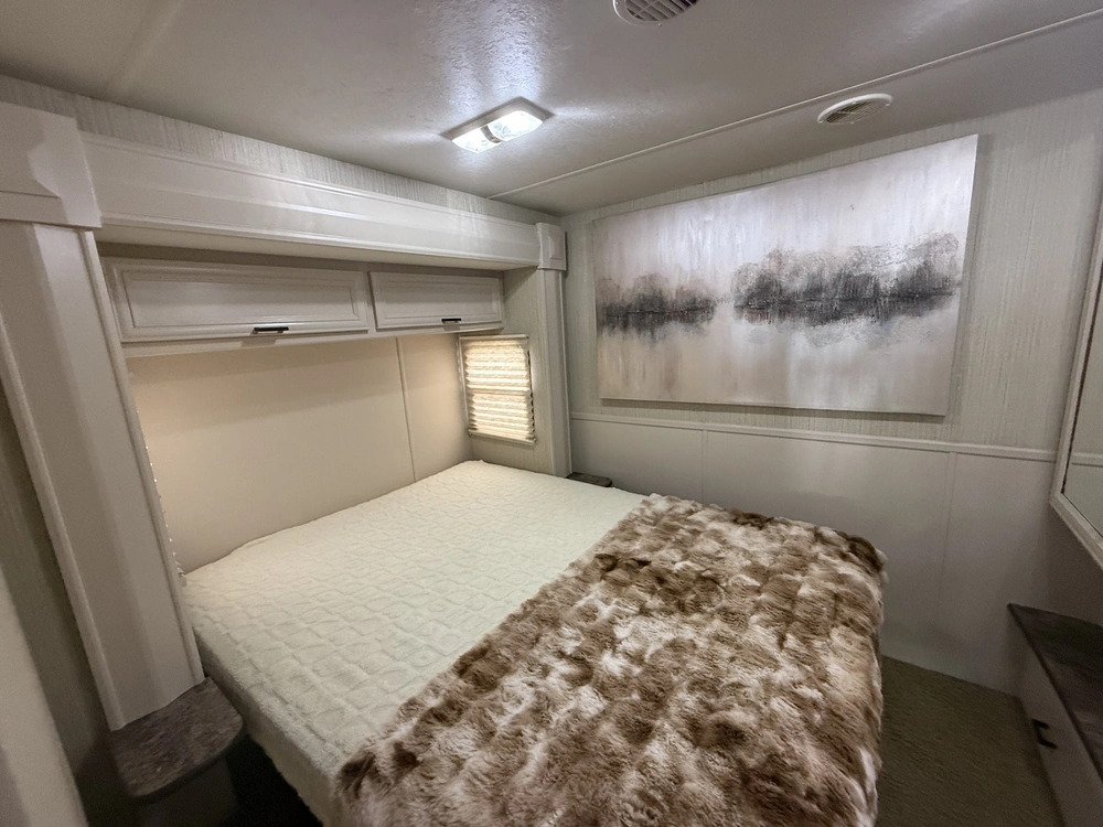 Newmar Bay Star 2901 2013 alt