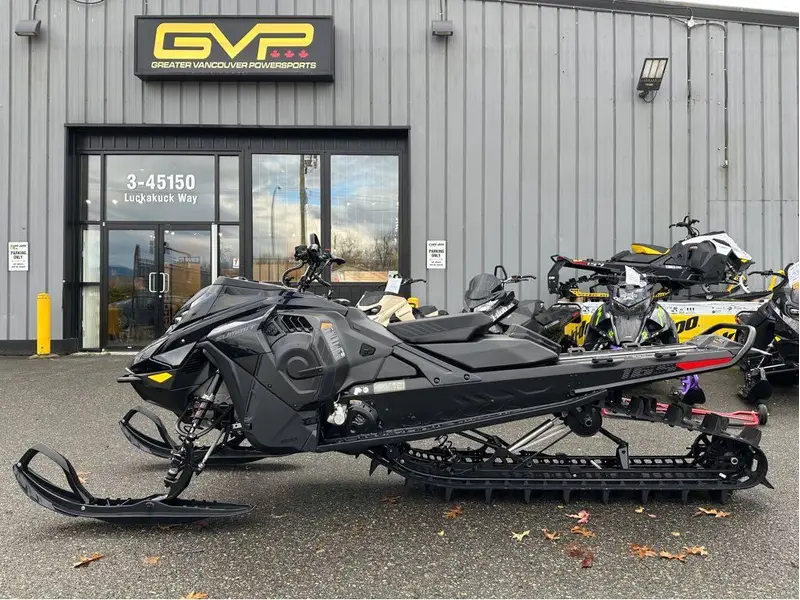 2025 Ski-Doo SUMMIT ADR W/ EDGE PKG 165 850 E-TEC POWDERMAX X-LIGHT FLEXEDGE 3.0" SHOT