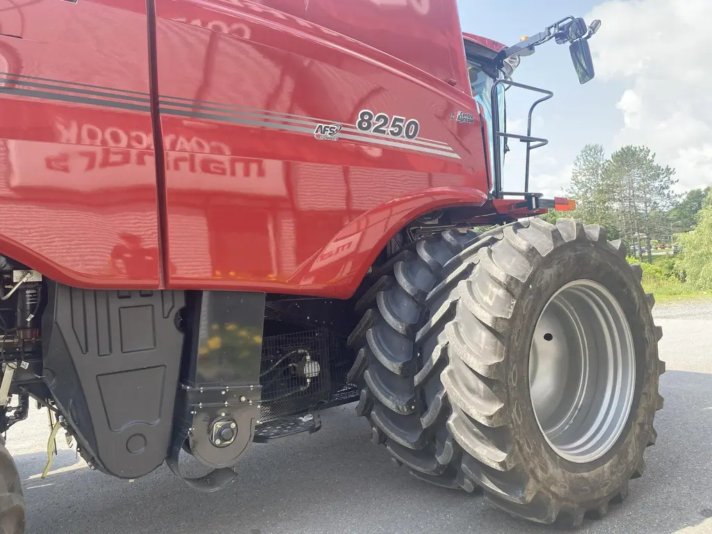 2023 Case IH AF8250