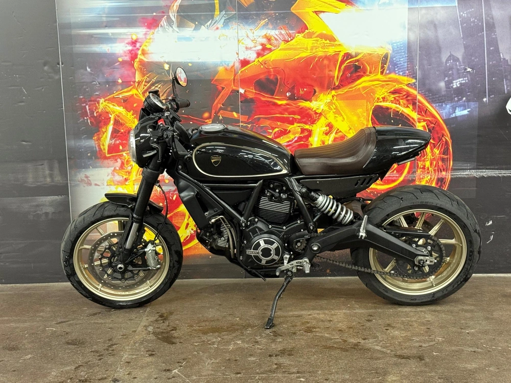 Ducati Scrambler 2017 alt