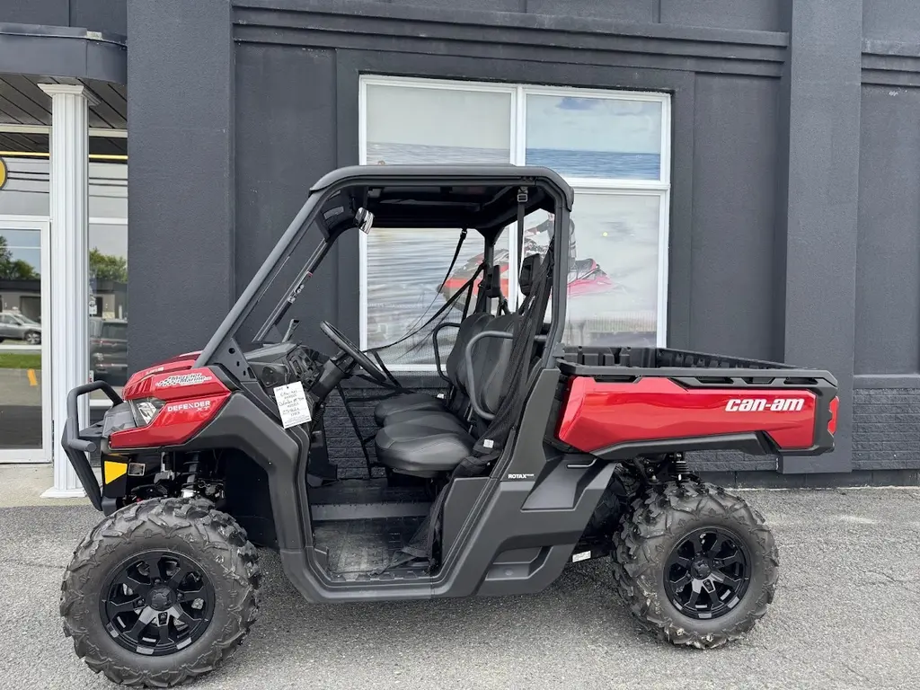 2024 Can-Am Defender XT HD9