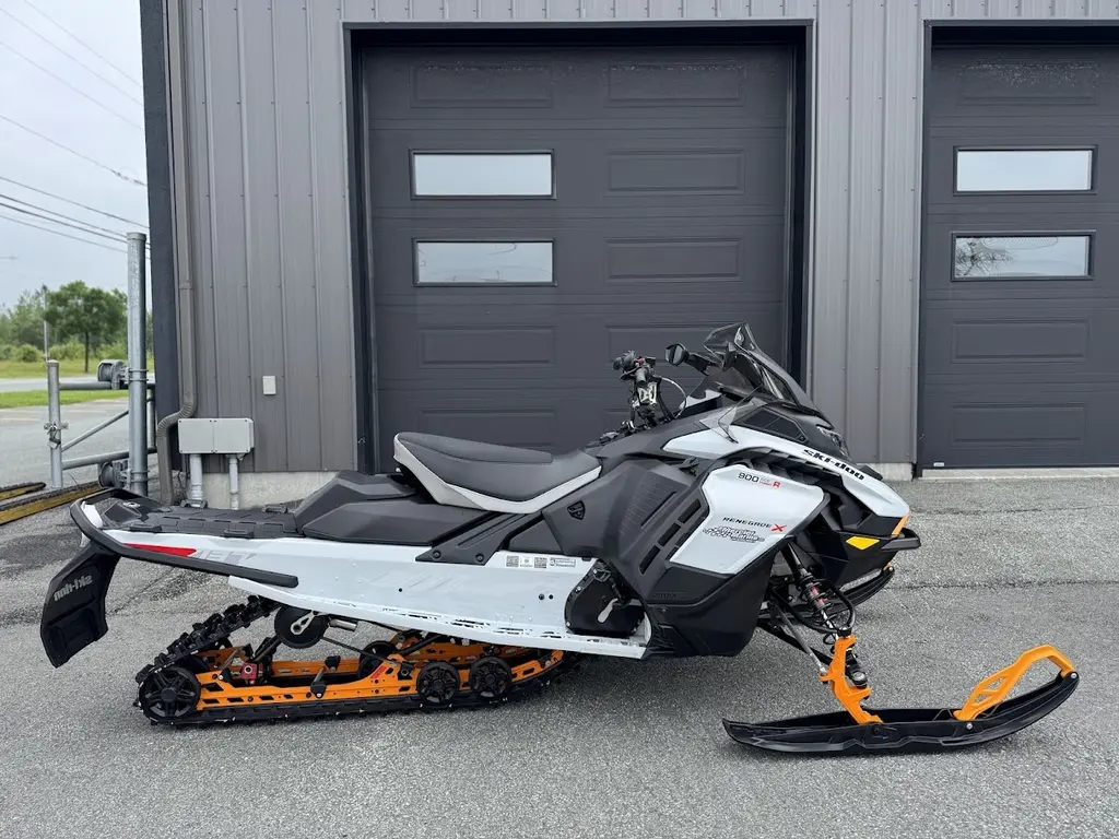 2025 Ski-Doo Renegade X 900 Turbo R