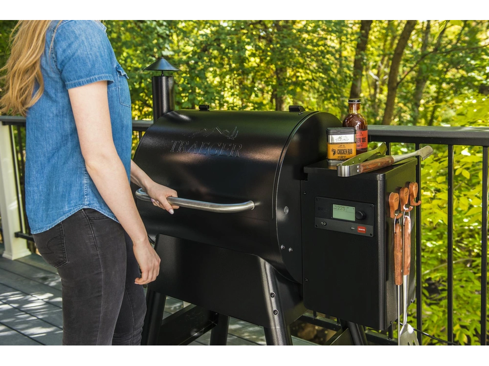 2024 Traeger Pro 575 alt