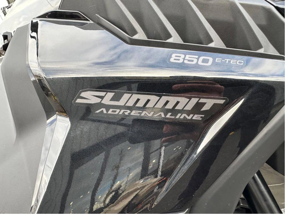 2025 Ski-doo Summit Adr W/ Edge Pkg 165 850 E-tec Powdermax X-light Flexedge 3.0" Shot alt