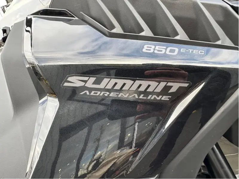 2025 Ski-Doo SUMMIT ADR W/ EDGE PKG 165 850 E-TEC POWDERMAX X-LIGHT FLEXEDGE 3.0" SHOT