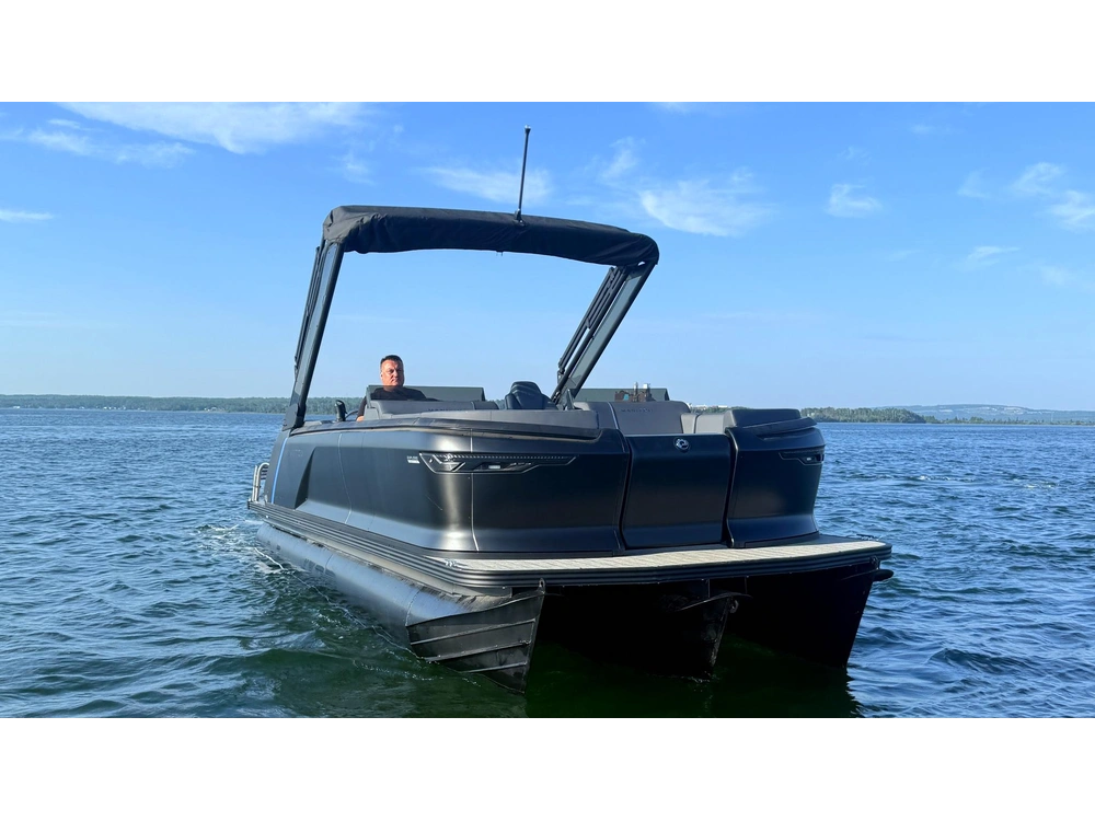 2025 Manitou Explore 22 Navigator W/ Trifold Bench + 250xl Merc & Trailer