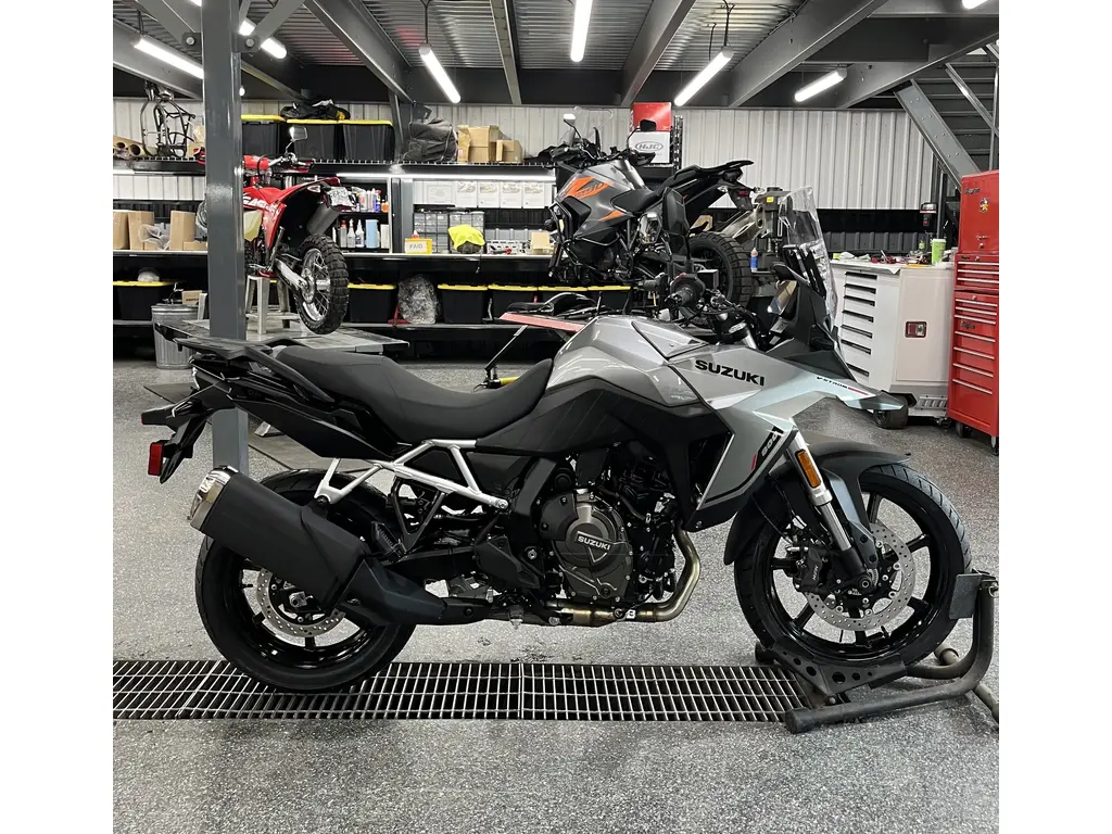 2025 Suzuki V-STROM 800 