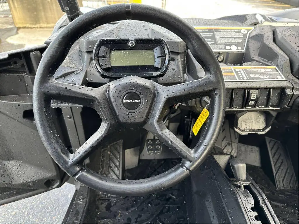 2025 Can-Am MAVERICK SPORT MAX 1000R + ESSENTIALS
