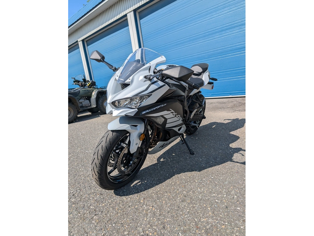 New 2025 Kawasaki NINJA 400 RR GRIS ZX4RR in Sainte-Marie
