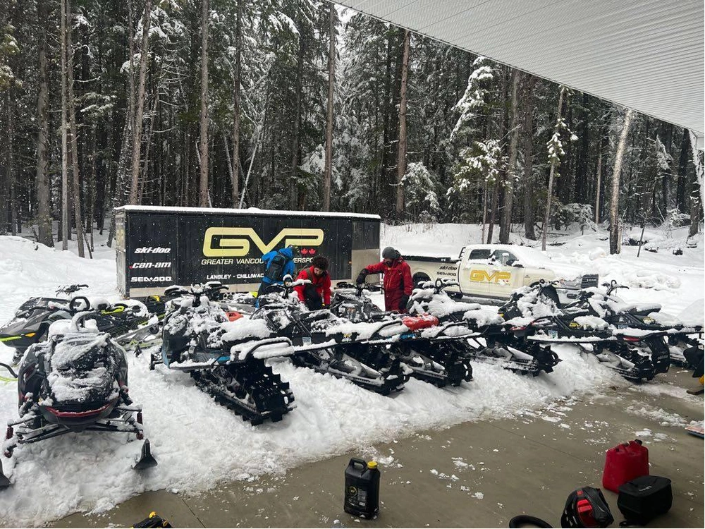 2023 Ski-doo Summit 165 850 Turbo alt