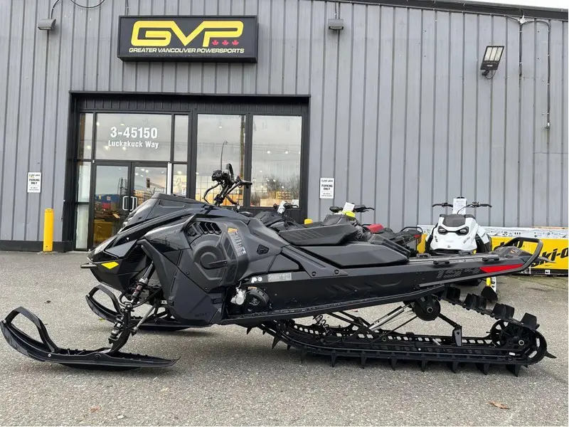 2025 Ski-Doo SUMMIT ADR W/ EDGE PKG 154 850 E-TEC POWDERMAX X-LIGHT FLEXEDGE 3.0" SHOT