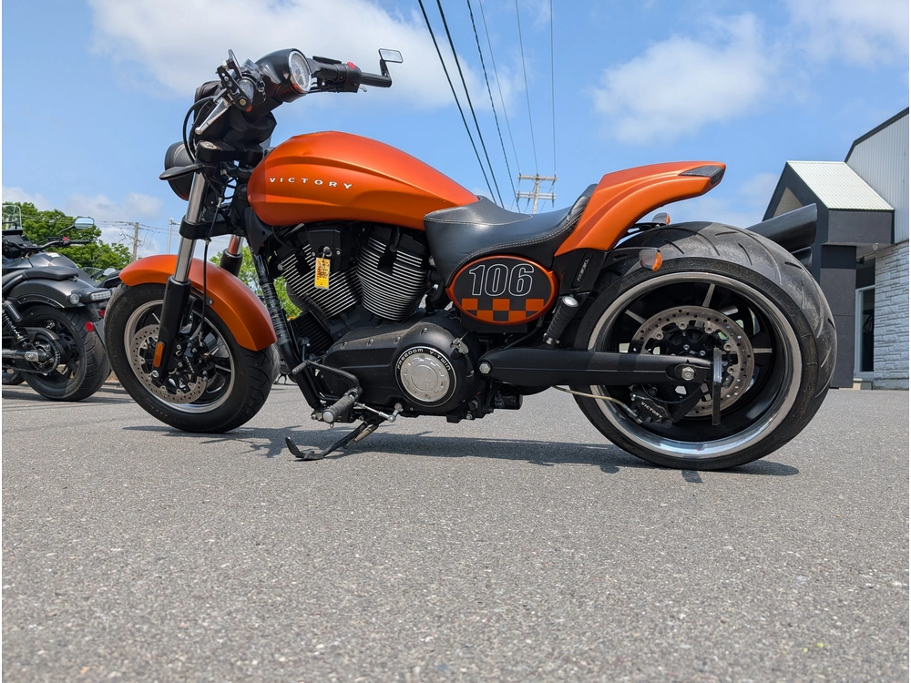 Victory Motorcycles Judge Victory Judge 106 – Setup Custom Large Tire 2013 alt