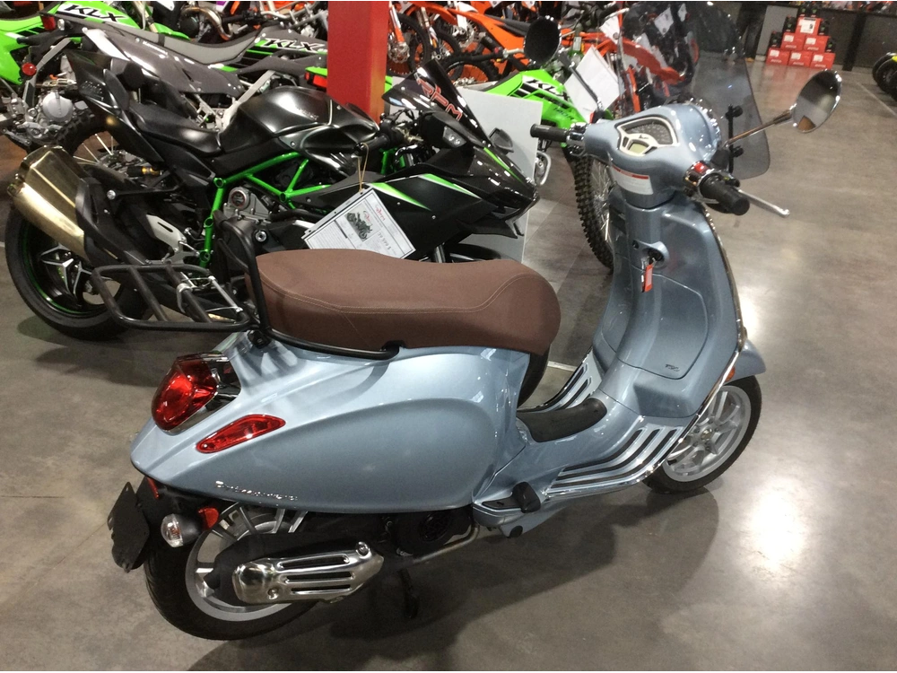 Vespa Primavera 150 2023 alt