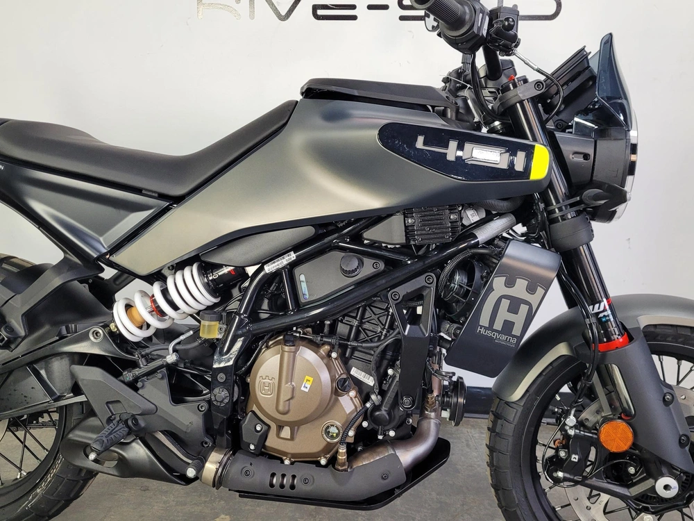 2024 Husqvarna Svartpilen 401 *0.99% Sur 60 Mois alt
