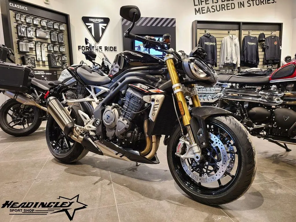 2022 Triumph Speed Triple 1200 RS Sapphire Black