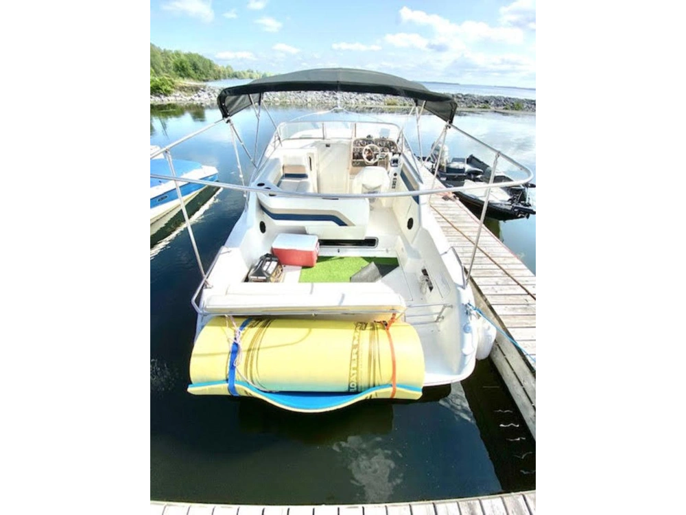 1999 Rinker Boat Co 280
