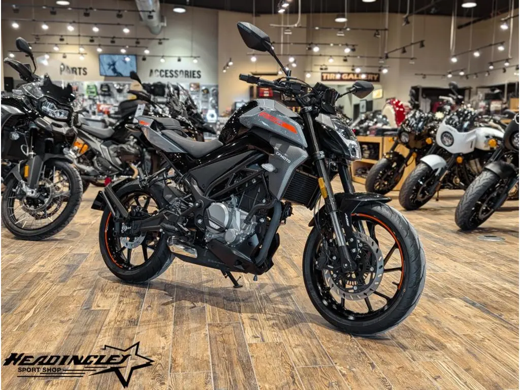 2023 CFMOTO 300NK // Nebula Black 