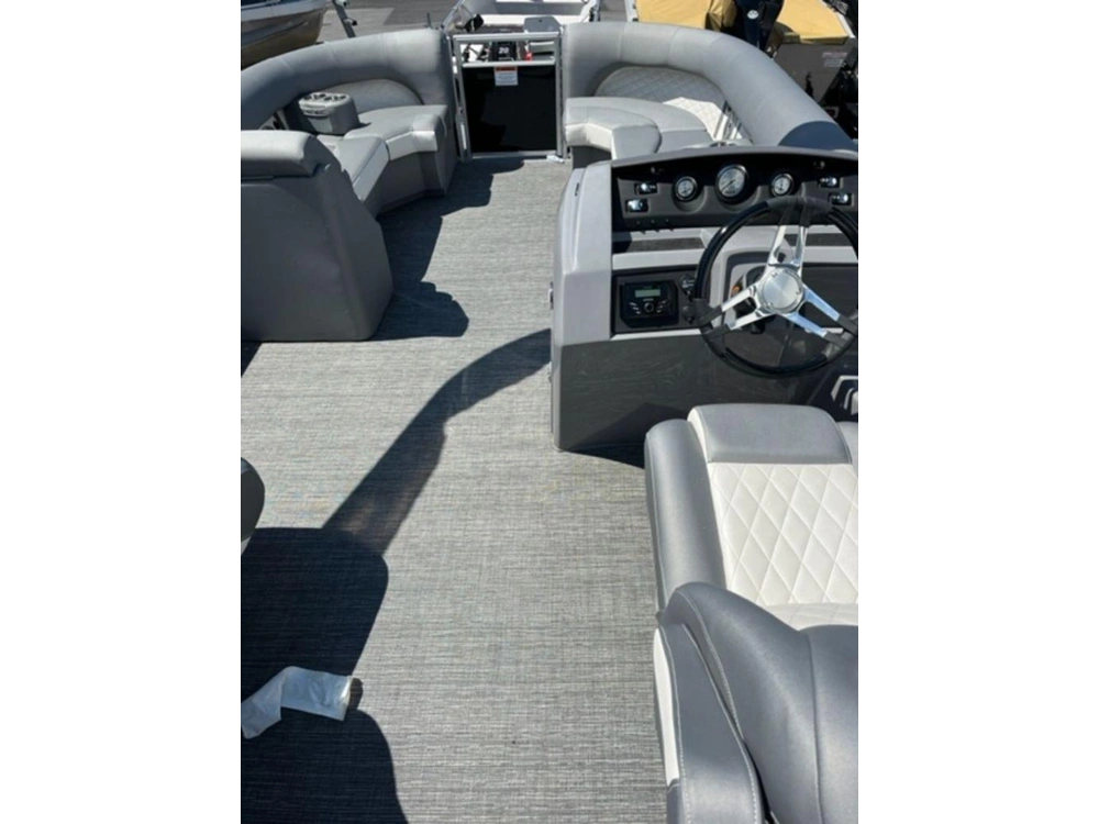 2025 Bennington Marine 23 Lcw