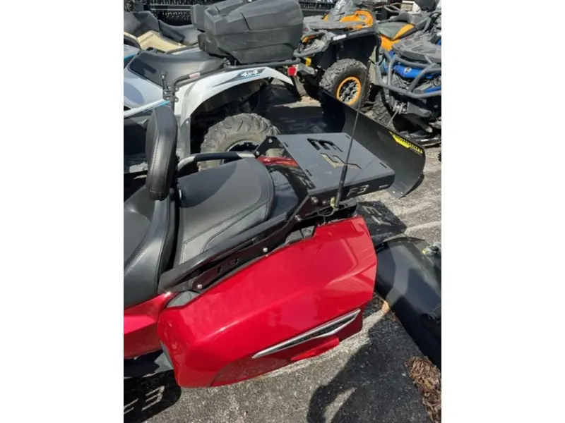 2017 Can-Am Spyder® F3-T 6-Speed Semi-Automatic (SE6)