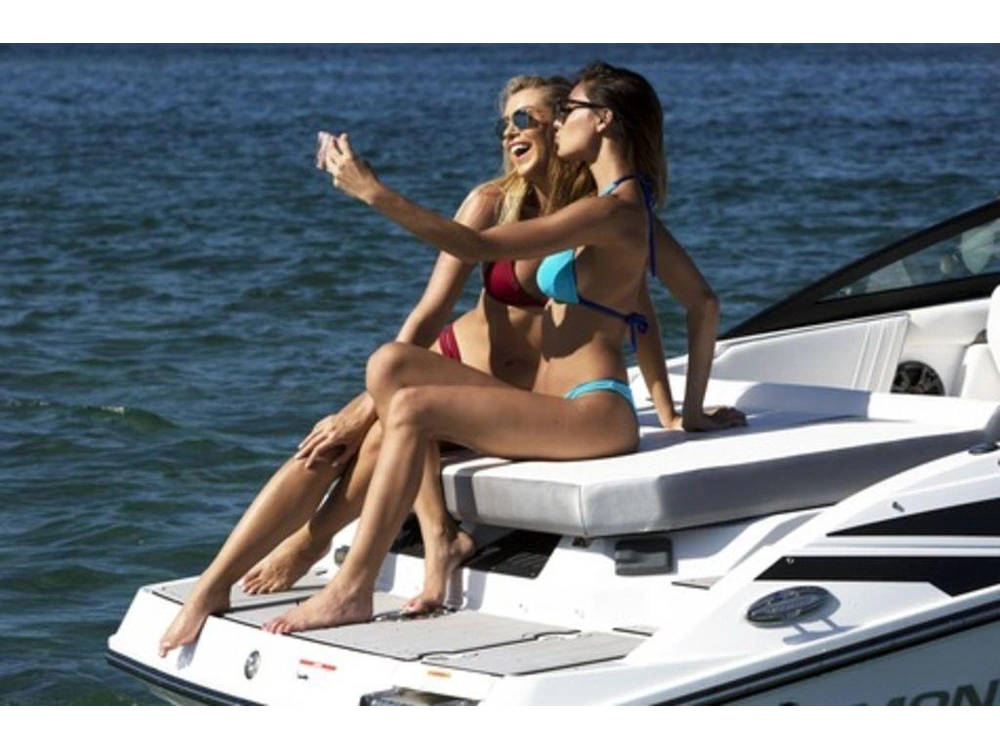 2024 Monterey Boats M-205