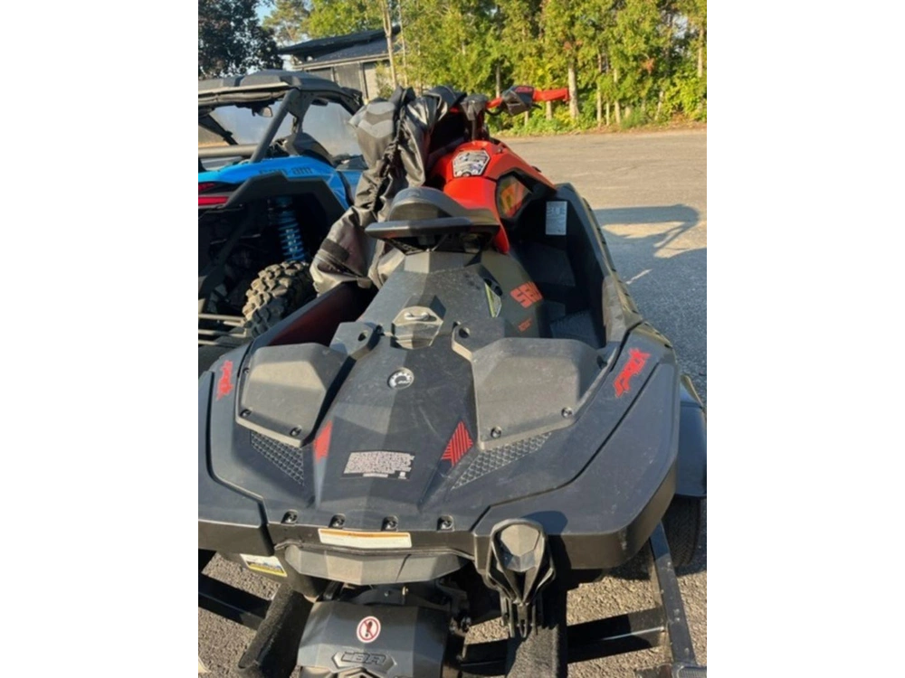 2022 Sea-doo Spark® Trixx™ 2-up Rotax® 900 H.o. Ace™ Ibr