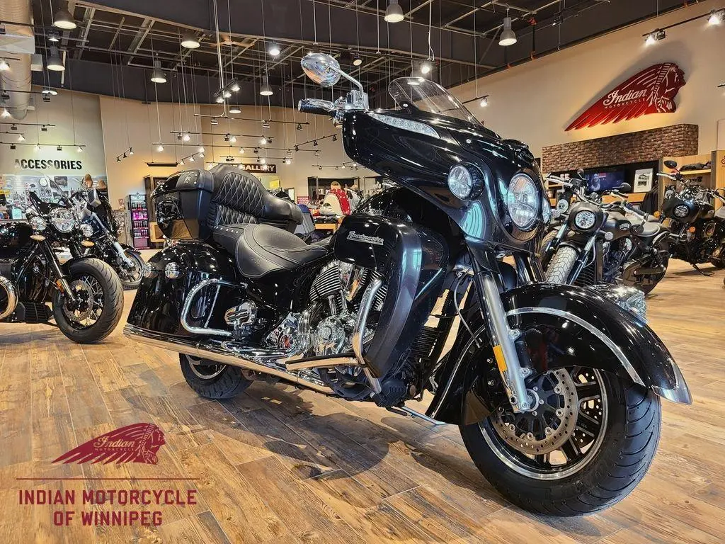 2017 Indian Motorcycle Roadmaster® Thunder Black